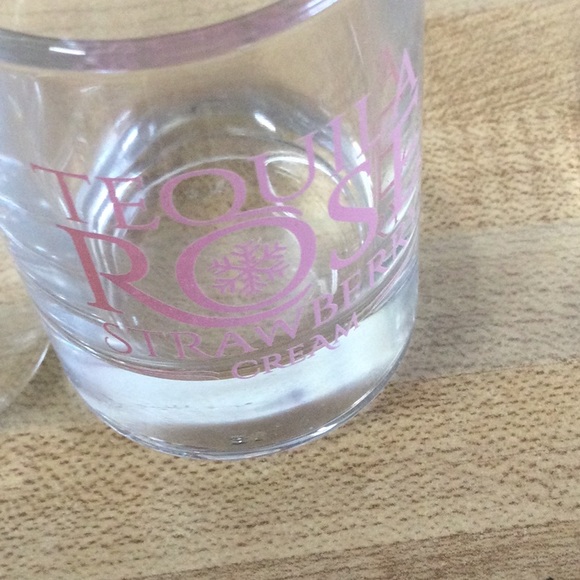 New 2 Tequila rose shot glasses - Picture 5 of 6